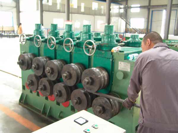 冷拔鋼矯正設備